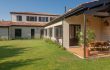 Showroom Alpha constructions
