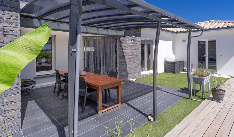 Showroom Alpha constructions