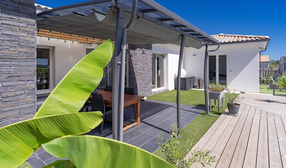 Showroom Alpha constructions