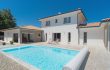 Showroom Alpha constructions