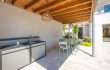 Showroom Alpha constructions
